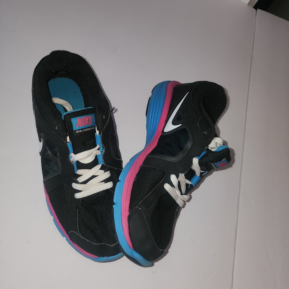 Nike Dual Fusion Black Sneakers with Blue and Pink Highlights